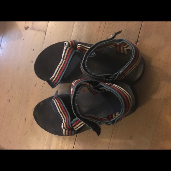 teva beach sandals